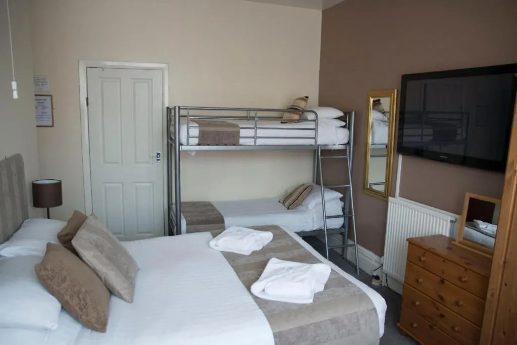 Lyndawn Hotel Blackpool