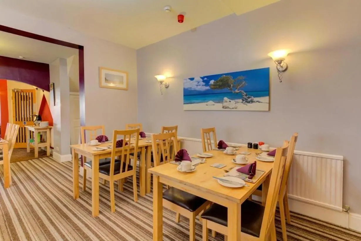 Lyndawn Hotel Blackpool Bed & Breakfast