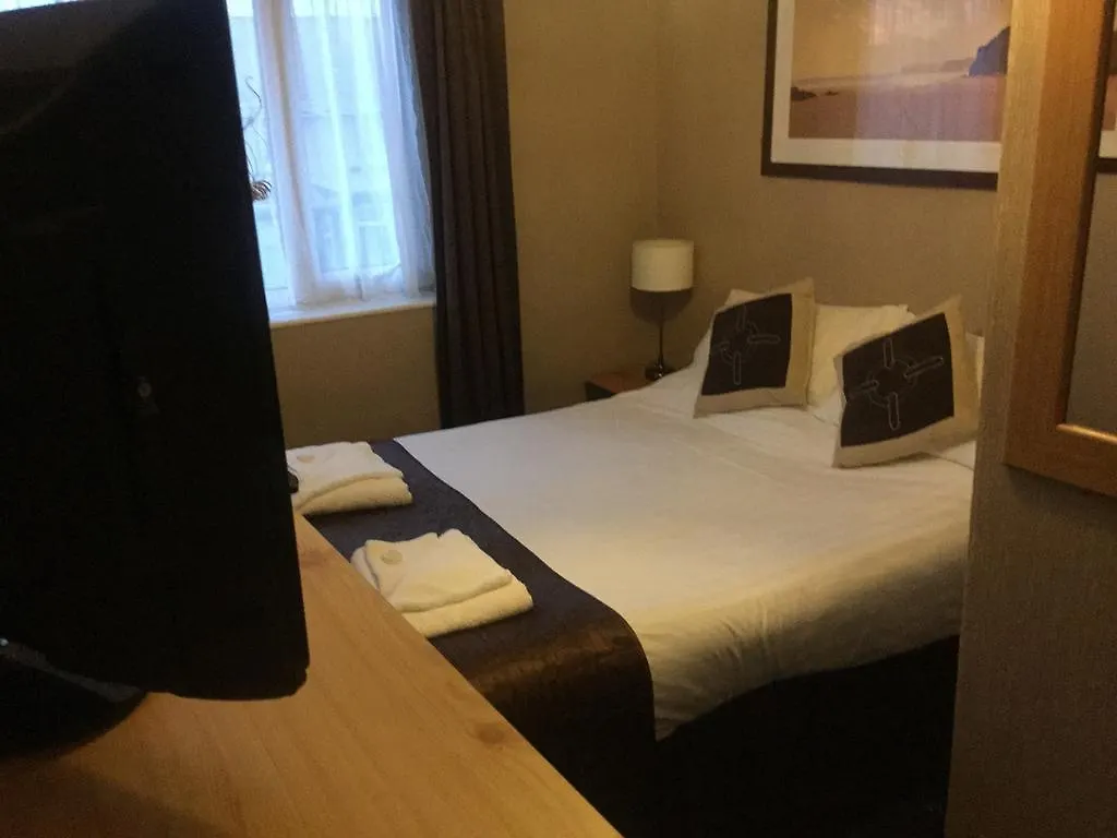 Lyndawn Hotel Blackpool 3*,  United Kingdom