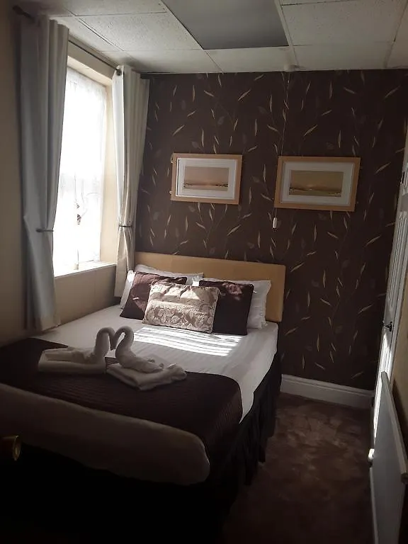 Lyndawn Hotel Blackpool
